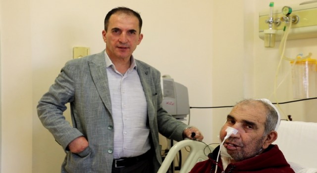 Çene kanseri baba 4üncü kez hayata tutundu