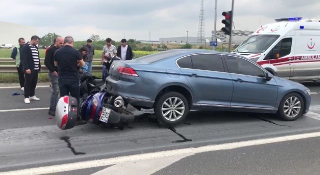 Çerkezköyde feci kaza: Kırmızı ışıkta duran otomobilin altına girdi
