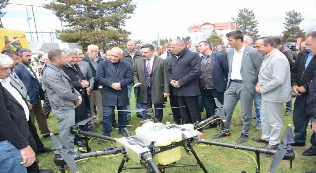 Çiftçiler Gününde düzenlenen tarım fuarına yoğun ilgi