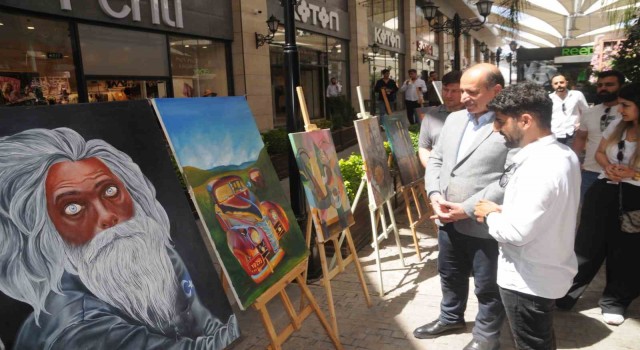 Cizrede öğretmenlerin karma resim sergisine ilgi