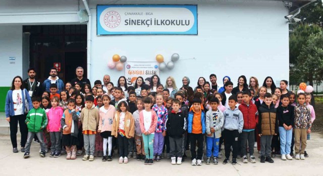 ÇOMÜlü öğrenciler AFAD ile birlikte çocuklara deprem eğitimi verdi