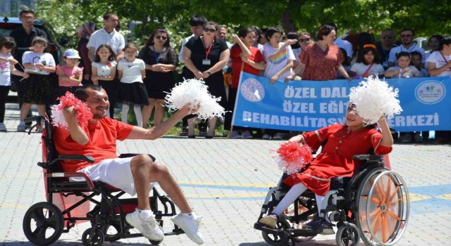 Dalamanda Engelliler Haftasında öğrenciler engel tanımadı