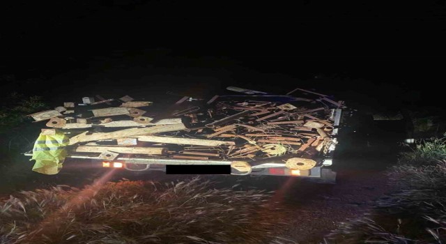 Demir direk hırsızları jandarmaya takıldı