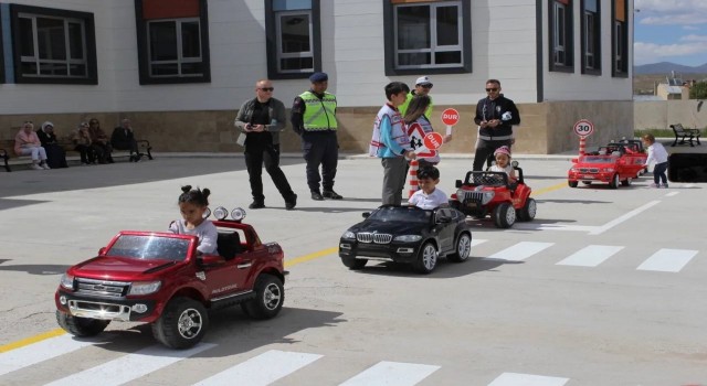 Demirözünde Karayolu Trafik Haftası çeşitli etkinliklerle kutlandı