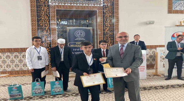 Dereceye girenler ödüllerini aldı