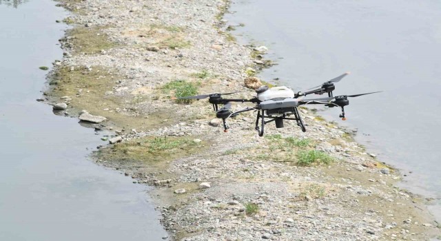 Dereler dron ile ilaçlandı