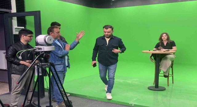 Derslerini SUBÜ Stüdyolarında işlediler