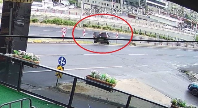 Diyarbakırda hafif ticari araç sürücüsü dalınca ilginç kaza meydana geldi