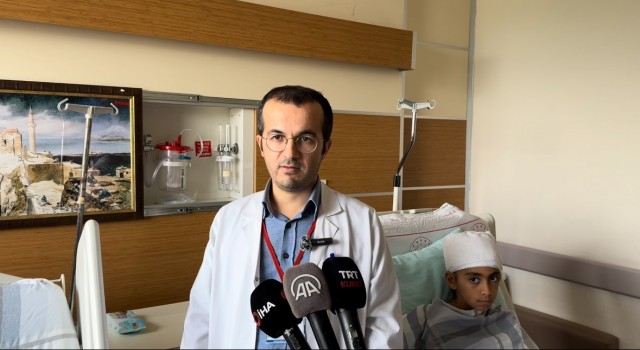 Doktorların dikkati beyin kanaması geçiren Zeynebi hayata bağladı