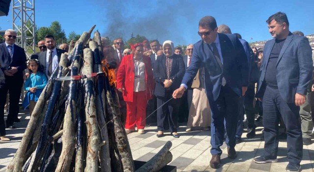 Düzcede hıdırellez ateşini Vali yaktı