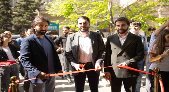 EasyCep Baküde ilk mağazasını açtı
