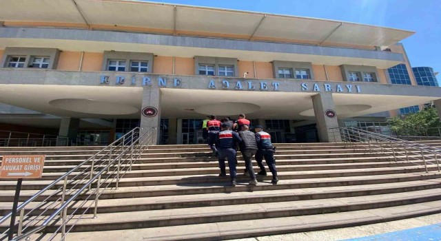 Edirnede Türk vatandaşlarını yurt dışına kaçırmaya çalışan Iraklılar tutuklandı