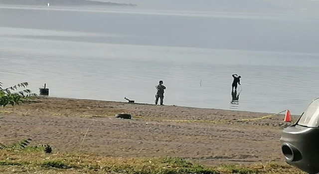 Eğirdir Gölünde bulunan el bombaları imha edilmek üzere gölden çıkarıldı