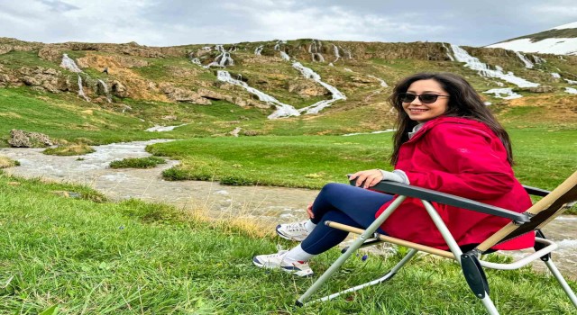 Erzincanda Konarlı Şelalesi doğal güzelliğiyle ziyaretçilerini bekliyor