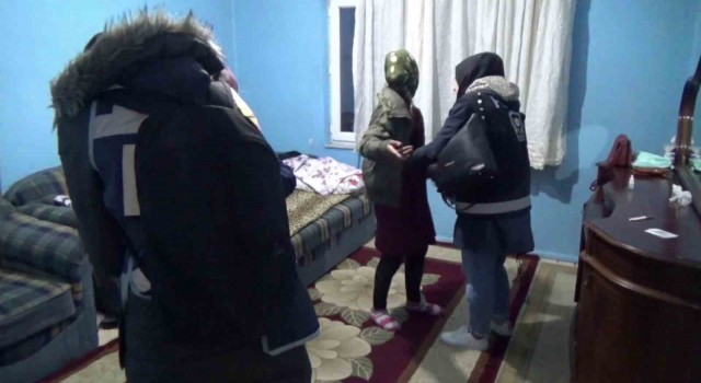 Erzurumda kaçak göçmen operasyonu: 13 kaçak göçmen yakalandı