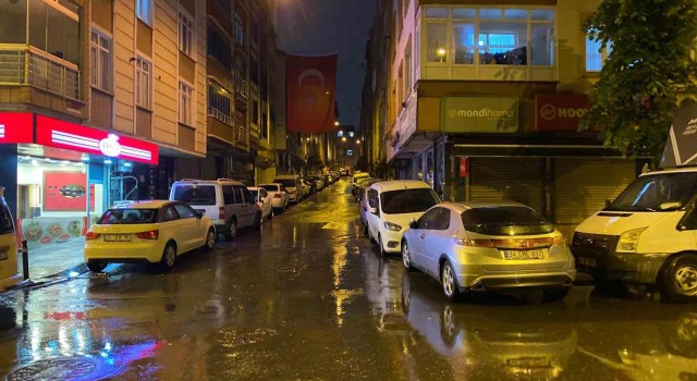 Esenlerde cadde ortasında tekme tokat kavga: 1 yaralı