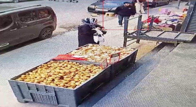 Esenyurtta alışveriş yapan çifte silahlı saldırı olayının yeni görüntüsü oraya çıktı