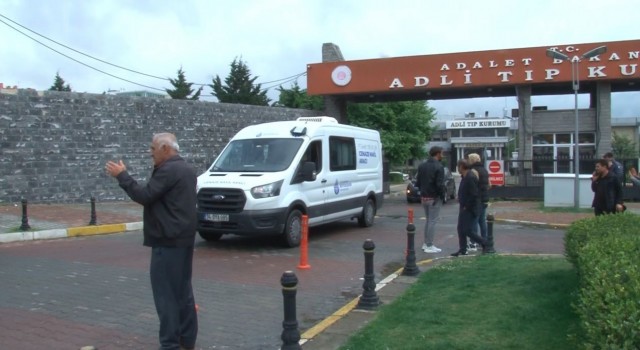 Esenyurtta arkadaşı tarafından silahla öldürülen çocuğun cenazesi Adli Tıp Kurumundan teslim alındı