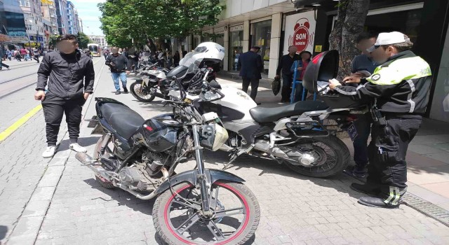 Eskişehirde 52 motosiklet ve motorlu bisiklet sürücüsüne işlem uygulandı