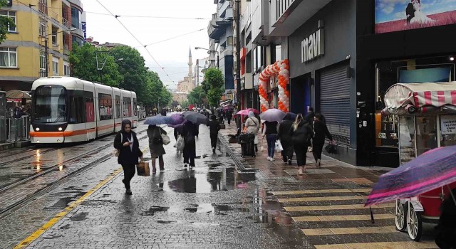 Eskişehirde hava sıcaklıklarının 4 ila 7 derece azalması bekleniyor