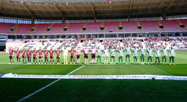 Eskişehirspor evindeki son maçında 4-1lik skorla galip geldi