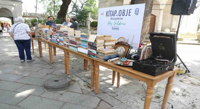 Eyüpsultanda Kitap ve Obje Müzayedesine yoğun ilgi