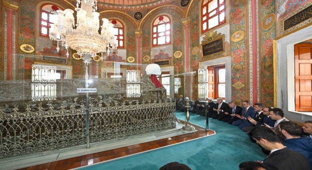 Fatih Sultan Mehmet vefatının 543üncü yılında kabri başında anıldı