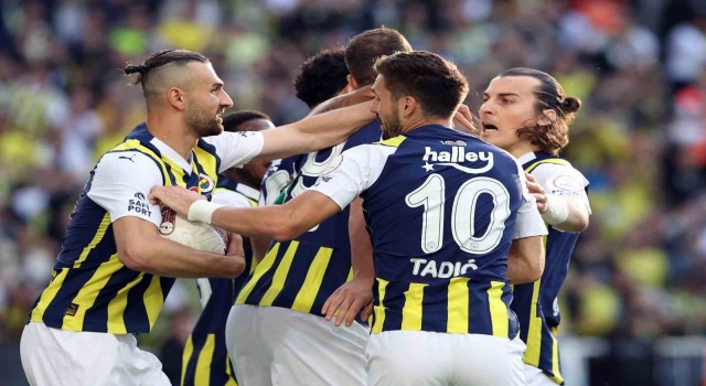 Fenerbahçe, sezonu İstanbulspor galibiyetiyle kapattı