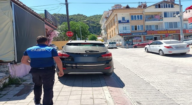 Fethiyede zabıta ekiplerinden trafik denetimi