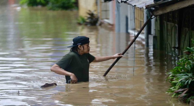 Filipinleri vuran Aghon Tayfununda ölü sayısı 7ye yükseldi