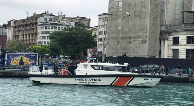 Galata Köprüsünde dalgıçlarla hayalet ağ temizliği yapıldı