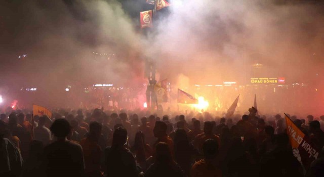 Galatasarayın 24. şampiyonluğu Denizlide coşkuyla kutlandı