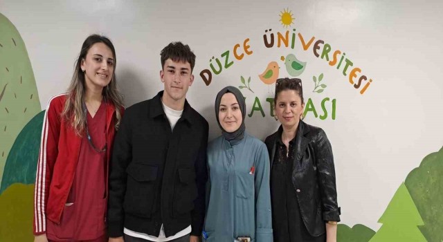 Galatasarayın genç futbolcusu Ali Turap Bülbül, hastanede tedavi gören çocukları sevindirdi