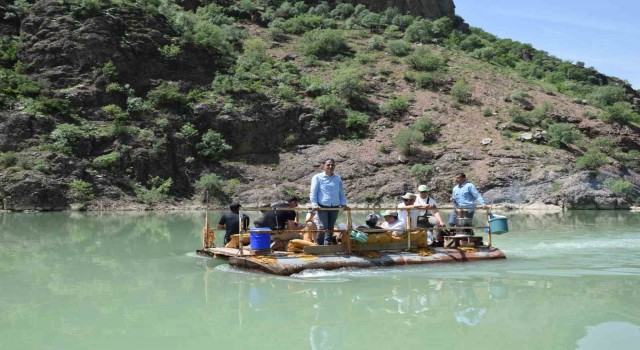 Garzan Çayı üzerinde yöresel sallarla tür düzenlendi