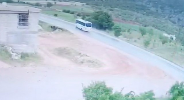 Gaziantepte astsubayın öldüğü midibüs kazası kamerada