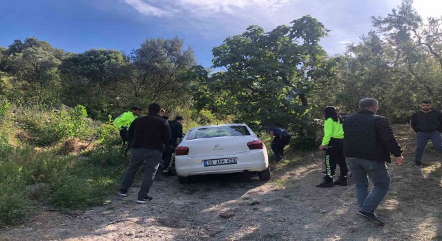 Gemlikte polisten kaçan araç, terk edilmiş olarak bulundu