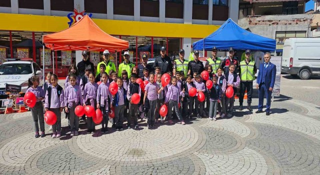 Gölpazarında Trafik Haftasında çocukları bilgilendirildi