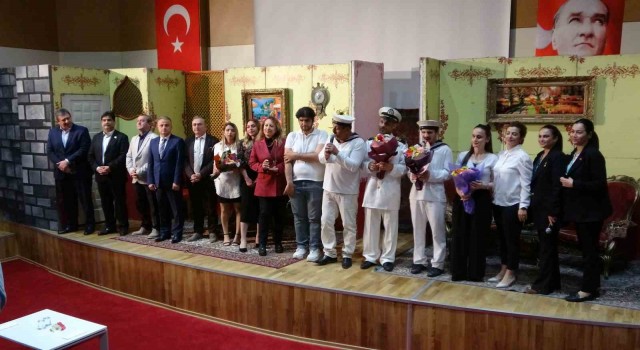 Görme engelli tiyatrocular, Dünya Engelliler Haftasında farkındalık oluşturmak için sahneye çıktı