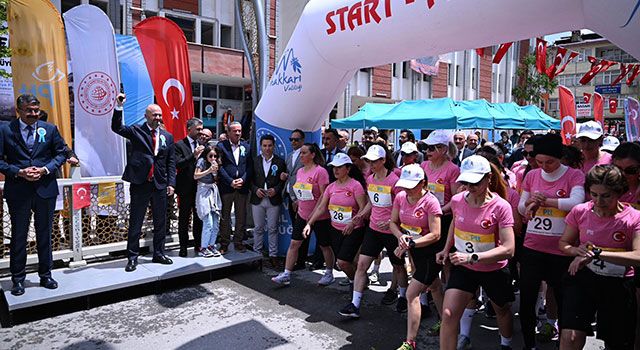 Hakkari'de Gerçekleştirilen Postacı Yürüyüş Yarışması Finali Tamamlandı