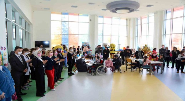 Hemşirelik Kulübünden çocuklara etkinlik