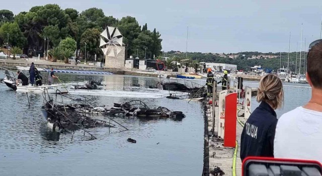 Hırvatistanda marinadaki 22 tekne alev alev yandı