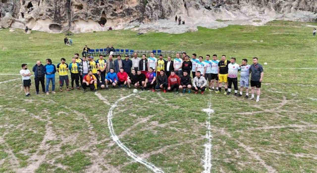 İhsaniyede Frigya 1. Geleneksel Futbol Turnuvası düzenlendi