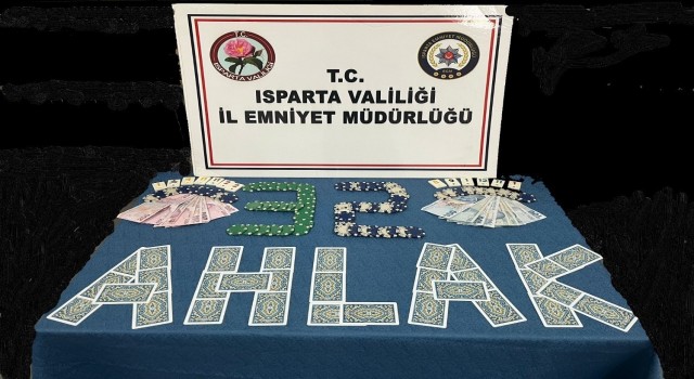 Ispartada kumar operasyonu: 5 kişiye 32 bin 125 TL para cezası