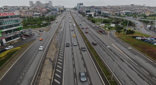 İstanbulda 1 Mayıs İşçi Bayramında yollar boş kaldı
