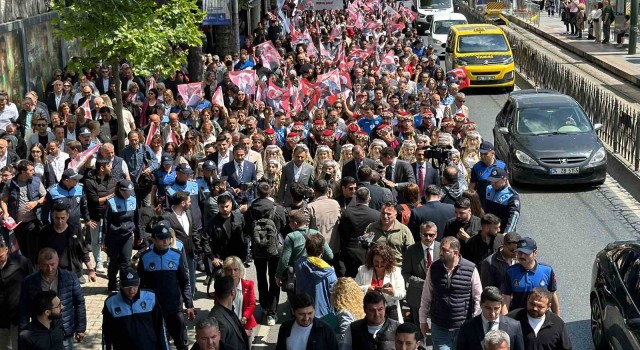 İstanbulda vatandaşlar “Kurtuluşa Giden İlk Adım” yürüyüşünde bir araya geldi