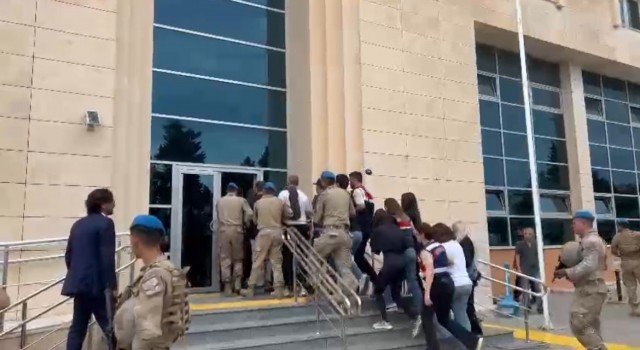 İzmirdeki dolandırıcılık operasyonunda 2 tutuklama