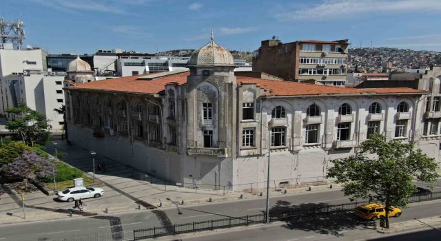 İzmirdeki tarihi han 1 milyar TLyi aşkın fiyatla satışta