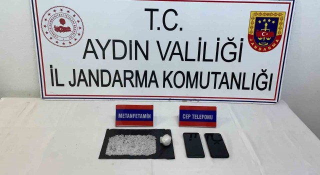 İzmirden Aydına uyuşturucu sevkiyatına Jandarma engeli