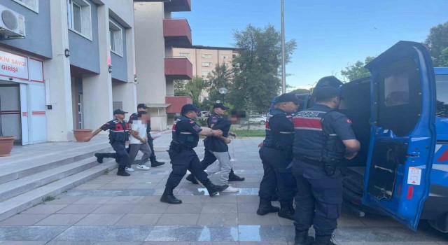 İzmirden Nazilliye uyuşturucu sevkiyatını Jandarma önledi