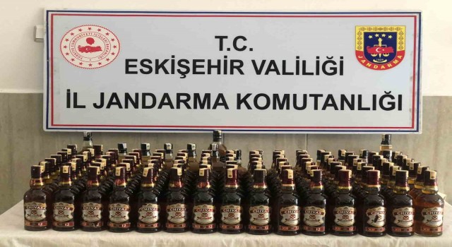 Jandarma 115 bin TL değerinde 156 şişe kaçak alkol ürünü ele geçirdi